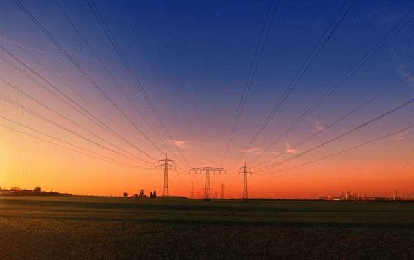 Долги и отключение электроэнергии: правомочия управляющей компании